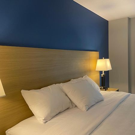 Baymont By Wyndham Gold River المظهر الخارجي الصورة