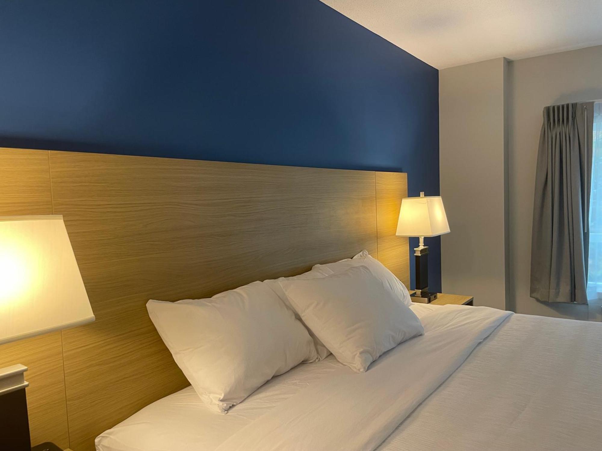 Baymont By Wyndham Gold River المظهر الخارجي الصورة